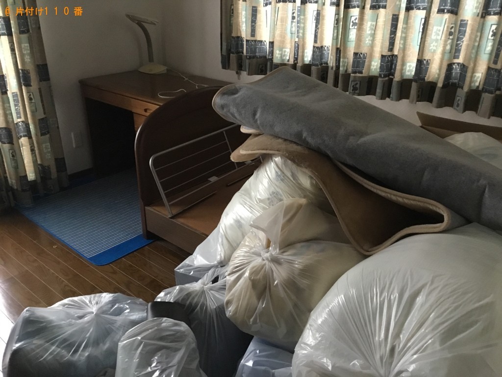 【徳島市】デスク、ベッド、カーペット、座布団等の回収・処分ご依頼