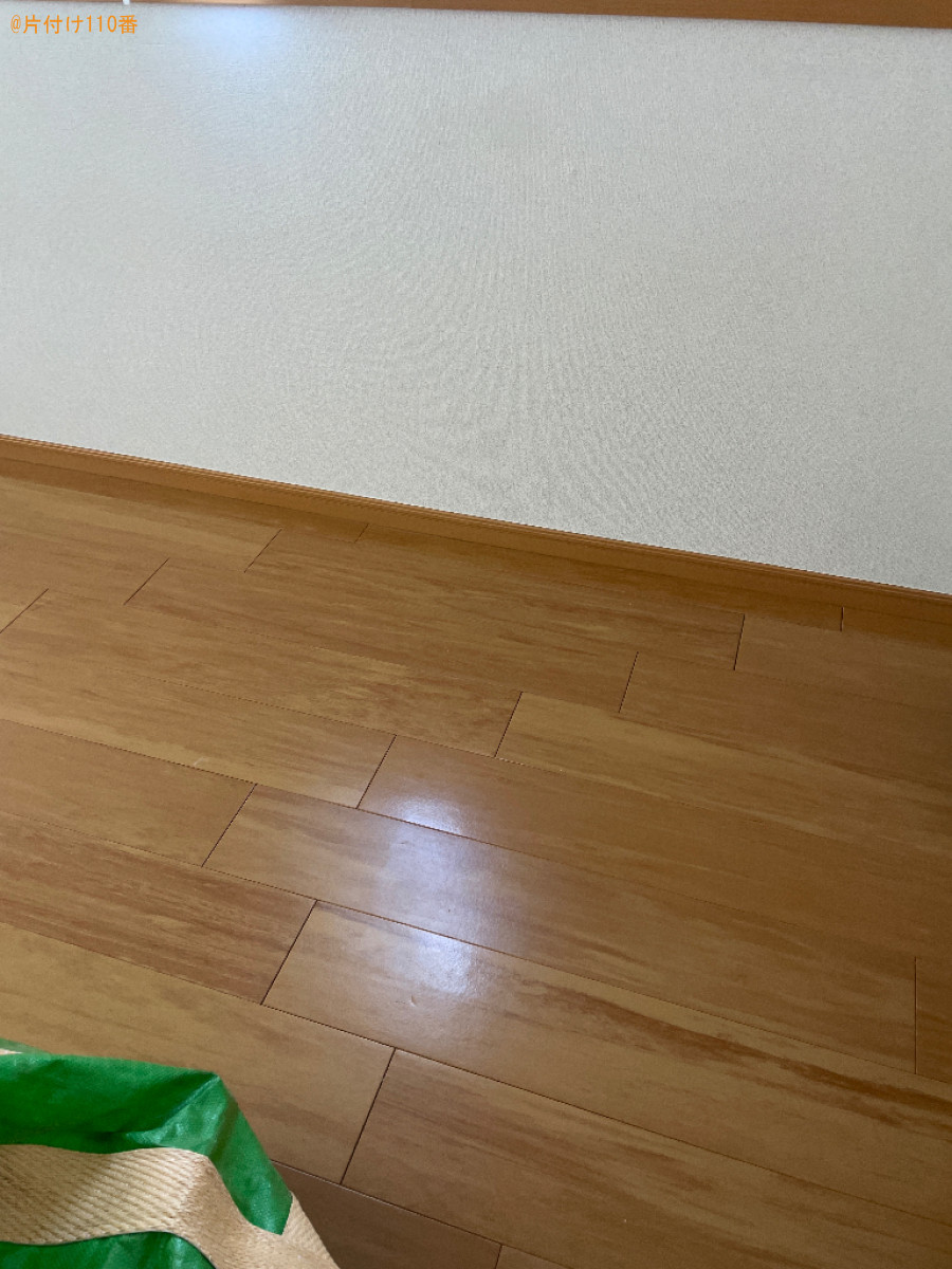 スタンドミラー、卓上昇降デスク、ミラー、電子レンジ、椅子等の回収